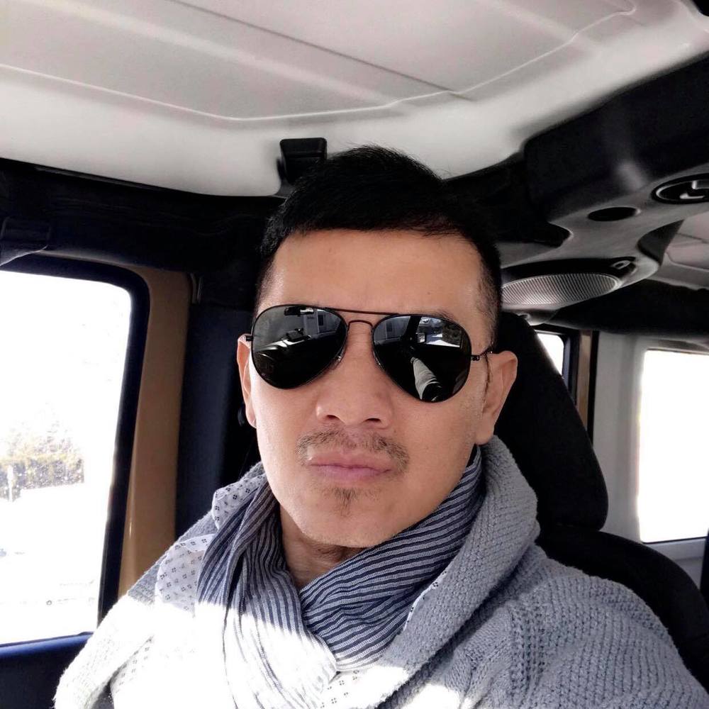 Meet your Posher, Hoang